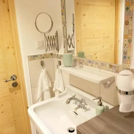 Apartment Zimmervermietung Huber *