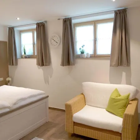 Zimmervermietung Huber Apartman *